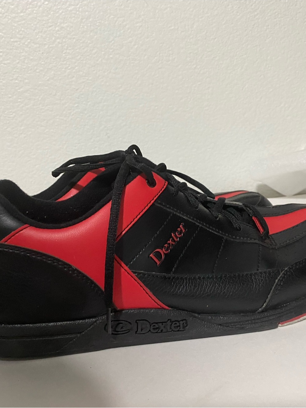 Dexter Men's Bowling Sneakers in Black and Red